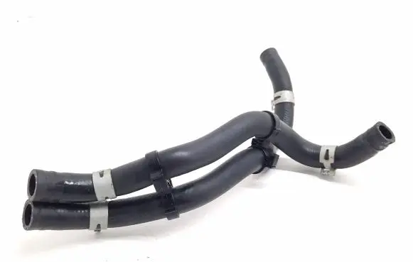 Toyota RAV 4 (XA40) Engine coolant pipe/hose
