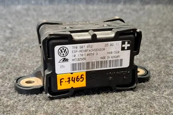 Volkswagen Touareg II ESP acceleration yaw rate sensor 7P0907652