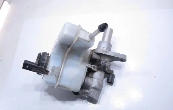 Audi A4 S4 B7 8E 8H Master brake cylinder 3C1611301