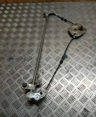 Front door manual window regulator