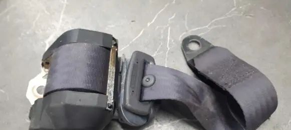 Nissan Micra Rear seatbelt 943594D