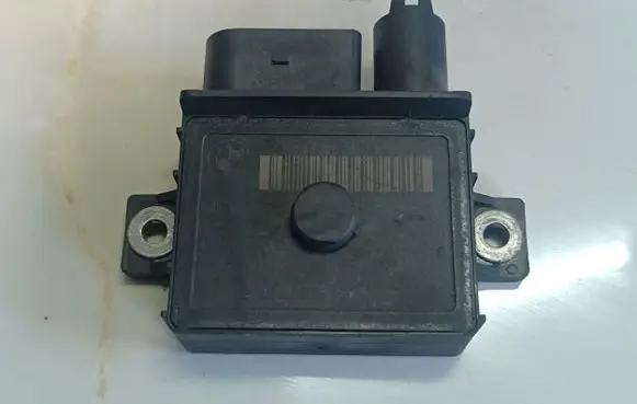 BMW X3 E83 Glow plug pre-heat relay 779800004