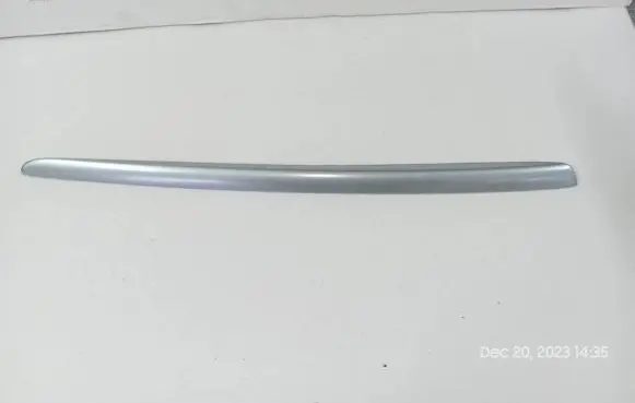Mercedes-Benz ML W164 Front door trim bar A1647200522