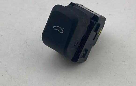 Audi A3 S3 8V Tailgate/boot open switch button 8V0959831 0376 133601