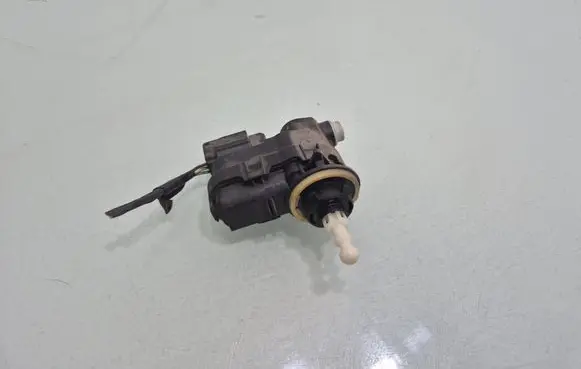Peugeot 2008 I Headlight level adjustment motor 92000257