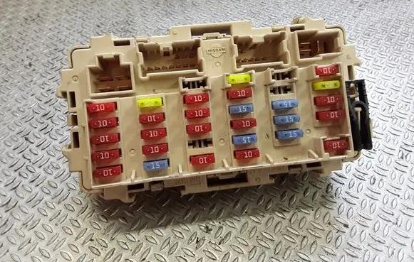 Nissan X-Trail T30 Fuse module