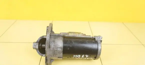 Renault Captur Starter motor 233007689R K9K608