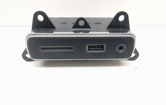 Dodge Durango USB socket connector 68289895AA