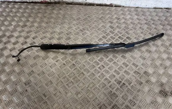 Volvo XC60 Front wiper blade arm W000071208