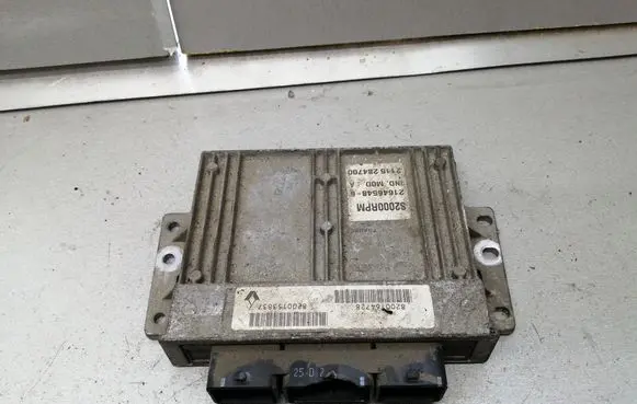 Renault Laguna II Engine control unit/module 8200164728 8200153837