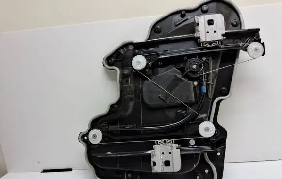 Tesla Model 3 Rear window lifting mechanism without motor 109662300K