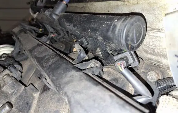 Citroen C5 Fuel main line pipe