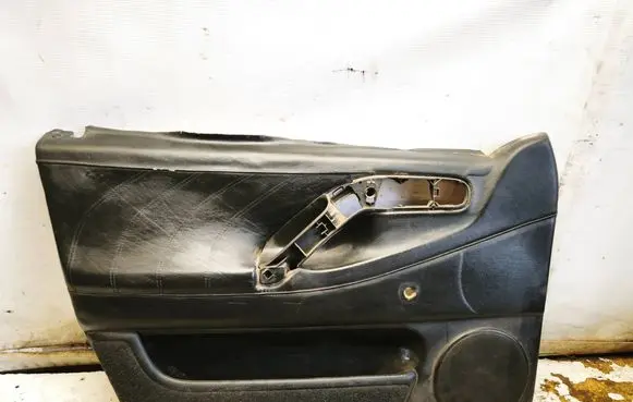 Volkswagen PASSAT B4 Front door card panel trim 3A0867011