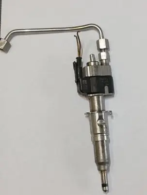 BMW 5 E60 E61 Fuel injector 7565137 1353756513703
