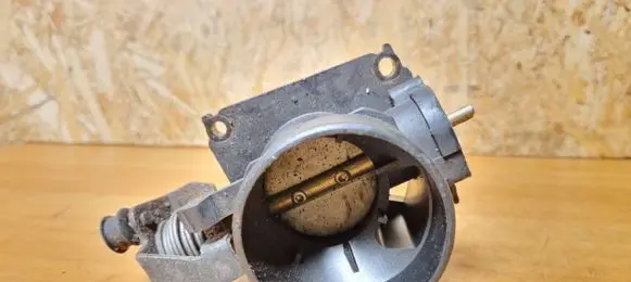 Ford Focus Throttle valve Xs4ubf
