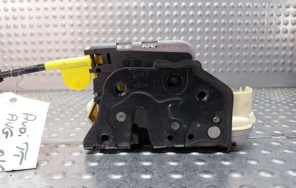 Audi A4 S4 B8 8K Front door lock S27705587 8J1837015A