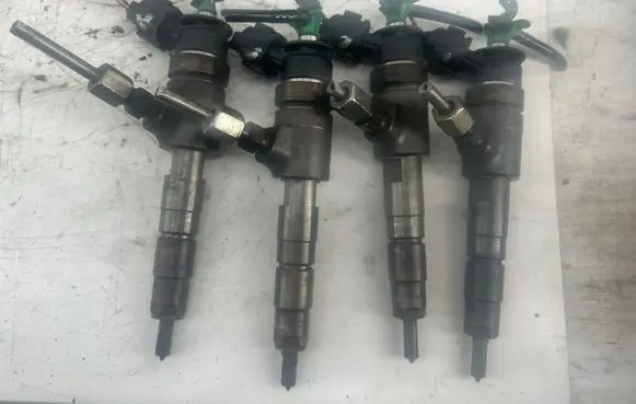 Peugeot 308 Fuel injectors set 0445110340 870692