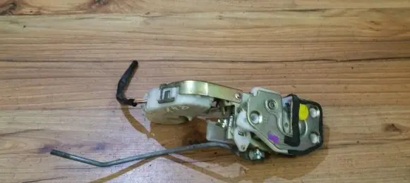 Honda Prelude Rear door lock 9e25rh