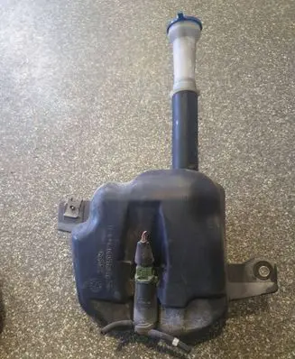 Peugeot 806 Windshield washer fluid reservoir/tank 1461945080