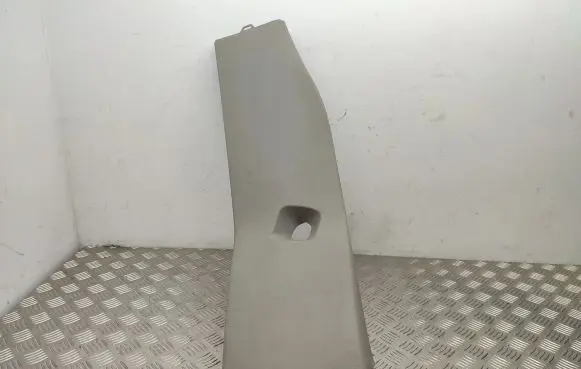 (B) pillar trim (bottom)