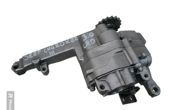 Jeep Grand Cherokee (WK) Oil pump A6421810547