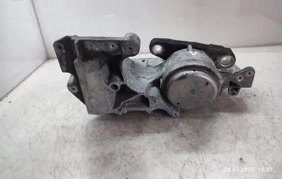 Nissan Qashqai+2 Engine mount bracket 11220JD700