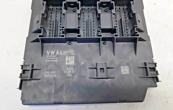 Volkswagen PASSAT B7 Comfort/convenience module 3AA937087 nr2257