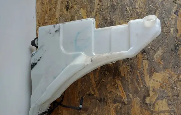 Jaguar E-Pace Windshield washer fluid reservoir/tank L9C317B613AC