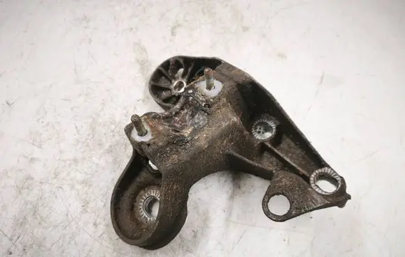 Audi A4 S4 B5 8D Engine mounting bracket 4B0199351A