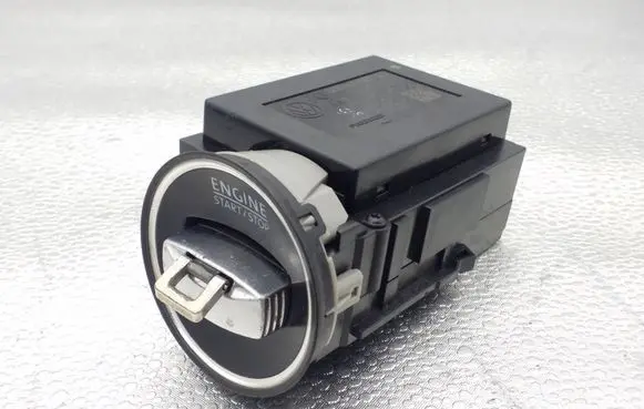 Volkswagen PASSAT B6 Ignition lock 3C0905843Q 33303301