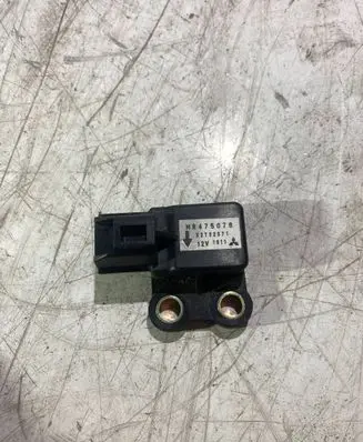 Mitsubishi Pajero Pinin Airbag deployment crash/impact sensor MR475078