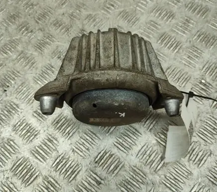 Mercedes-Benz CLS C218 X218 Engine mount bracket A2122406317