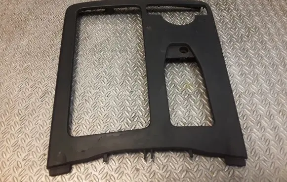 Mercedes-Benz C W204 Other center console (tunnel) element 2046800207 A2046800207