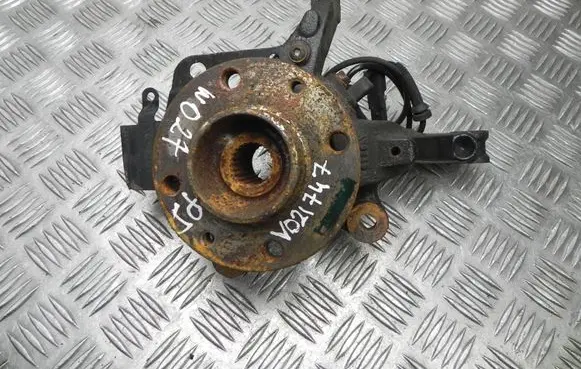 Renault Captur Front wheel hub 401385700R