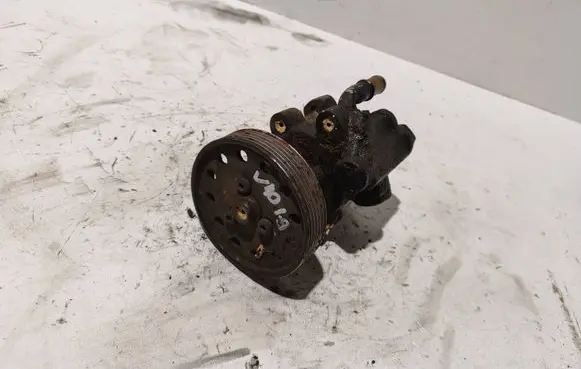 Volvo S40, V40 Power steering pump 26041434