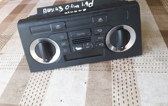 Audi A3 S3 8P Climate control unit 1P08700023R7