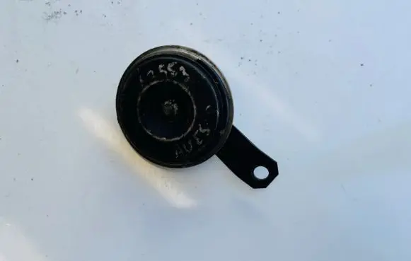 Toyota Avensis T270 Horn signal 8650005011 86500-05011