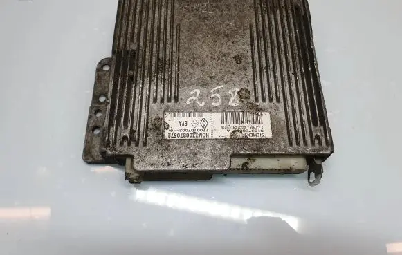 Renault Megane I Engine control unit/module HOM7700870572 7700107002G