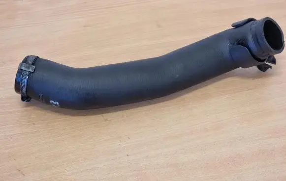 Volvo C30 Intercooler hose/pipe 6M516K863HB