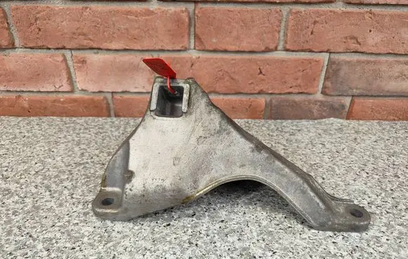BMW 5 F10 F11 Engine mounting bracket 6781258