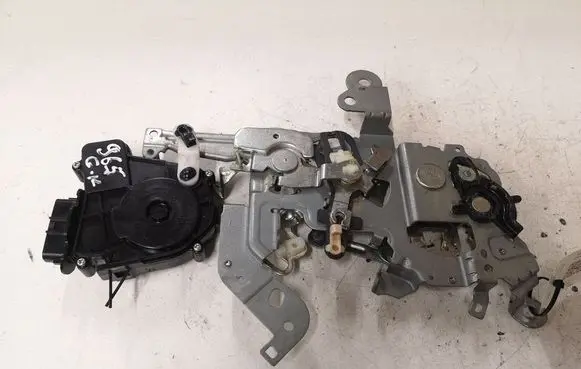 Mazda 5 Sliding door lock