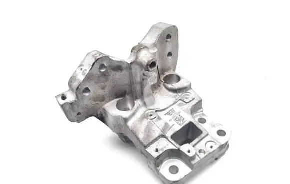 Land Rover Range Rover Evoque L551 Engine mounting bracket L8D2-6030-AB