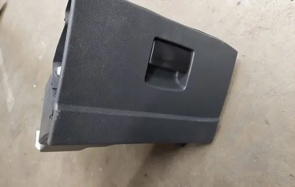 Glove box