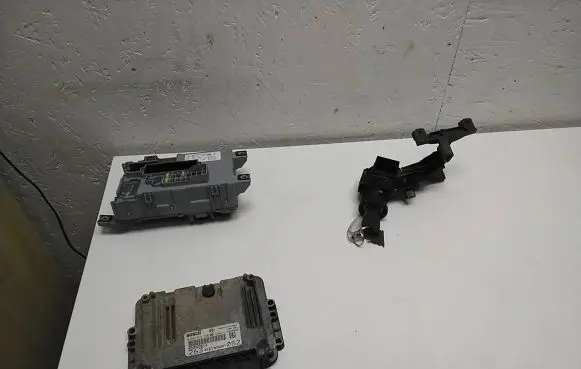 Engine ECU kit and lock set