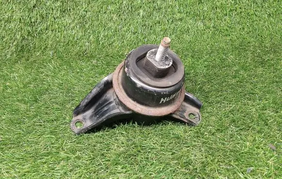 Hyundai ix35 Engine mount bracket