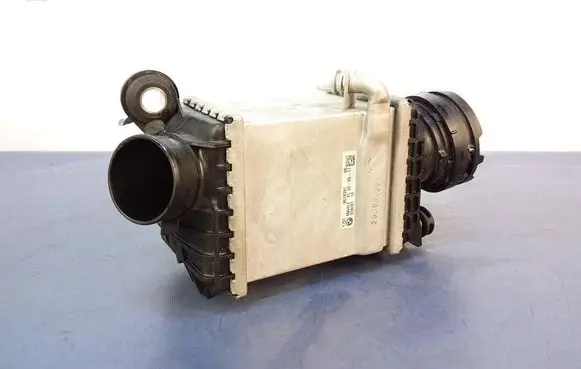 BMW 5 G30 G31 G38 Intercooler radiator 8619391