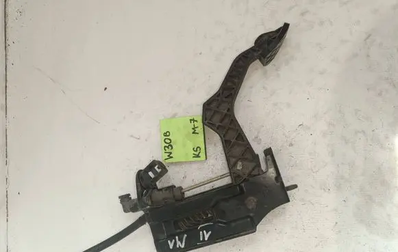 Volkswagen Bora Clutch pedal 1J1721319