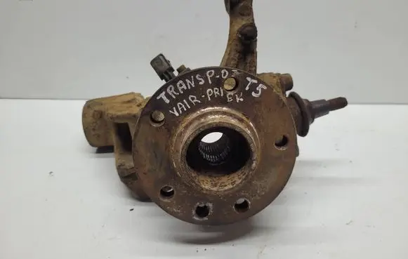 Front wheel hub
