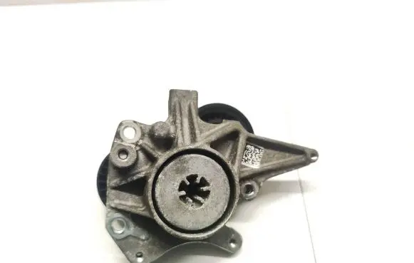 Mercedes-Benz C AMG W205 Generator/alternator belt tensioner a1772241800