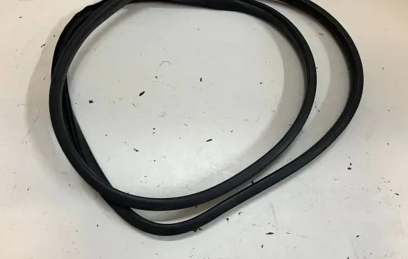Mazda 2 Front door rubber seal
